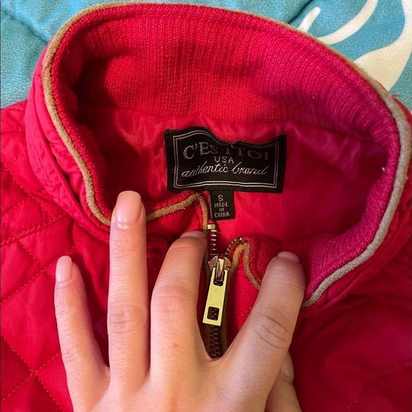 Red vest - Picture 2 of 3